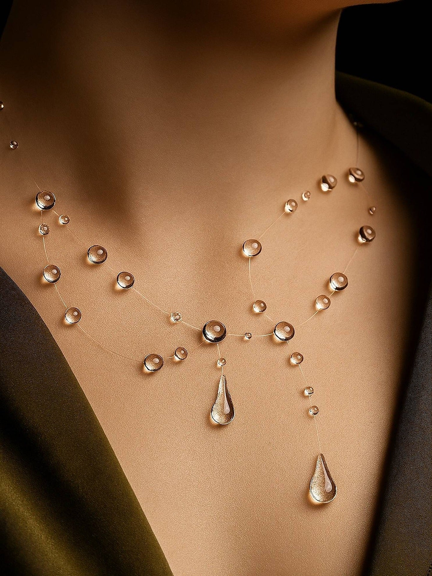 Cursive Dewdrop Necklace Main image