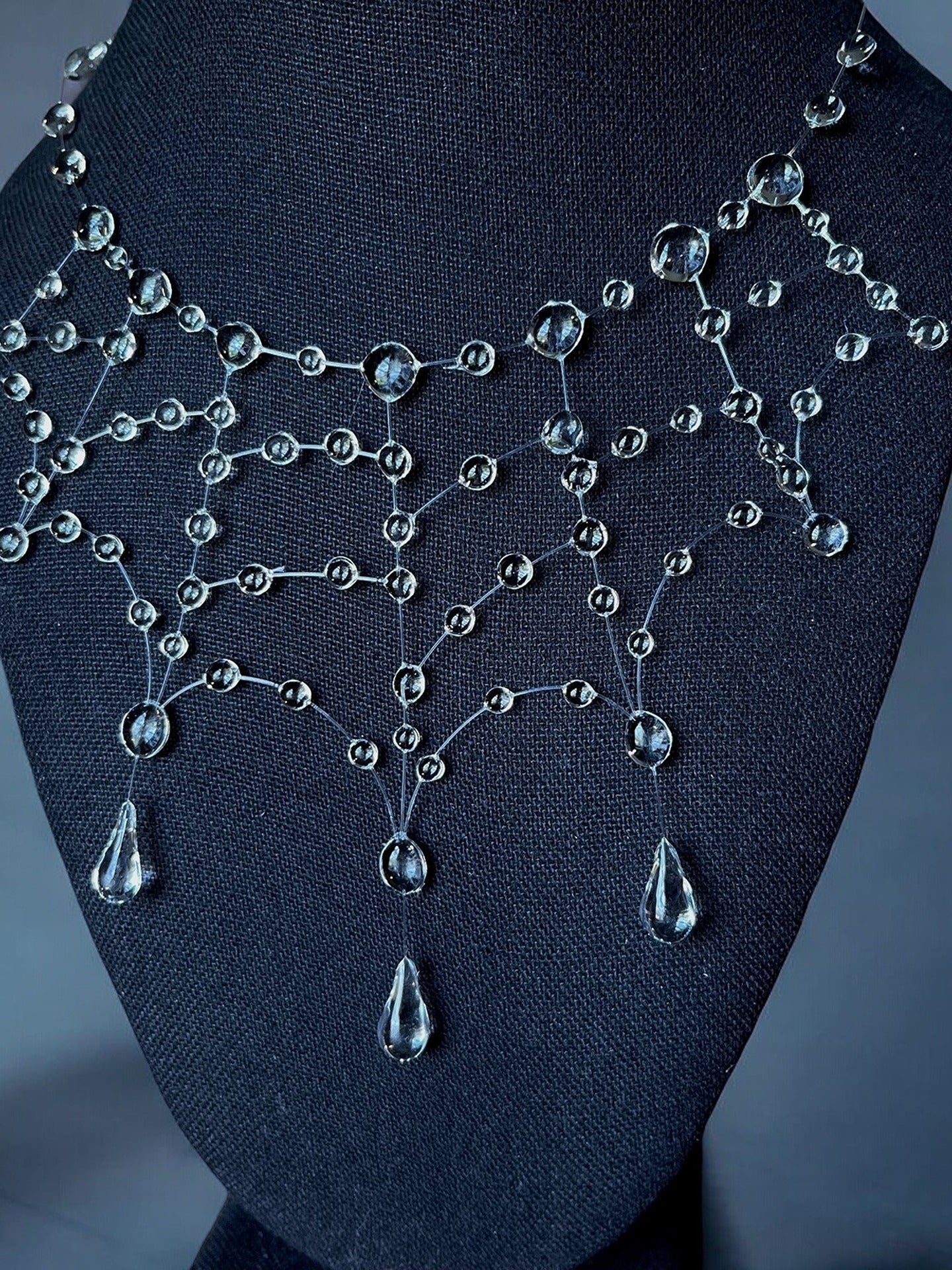 Entangled Dewdrop Necklace Secondary image