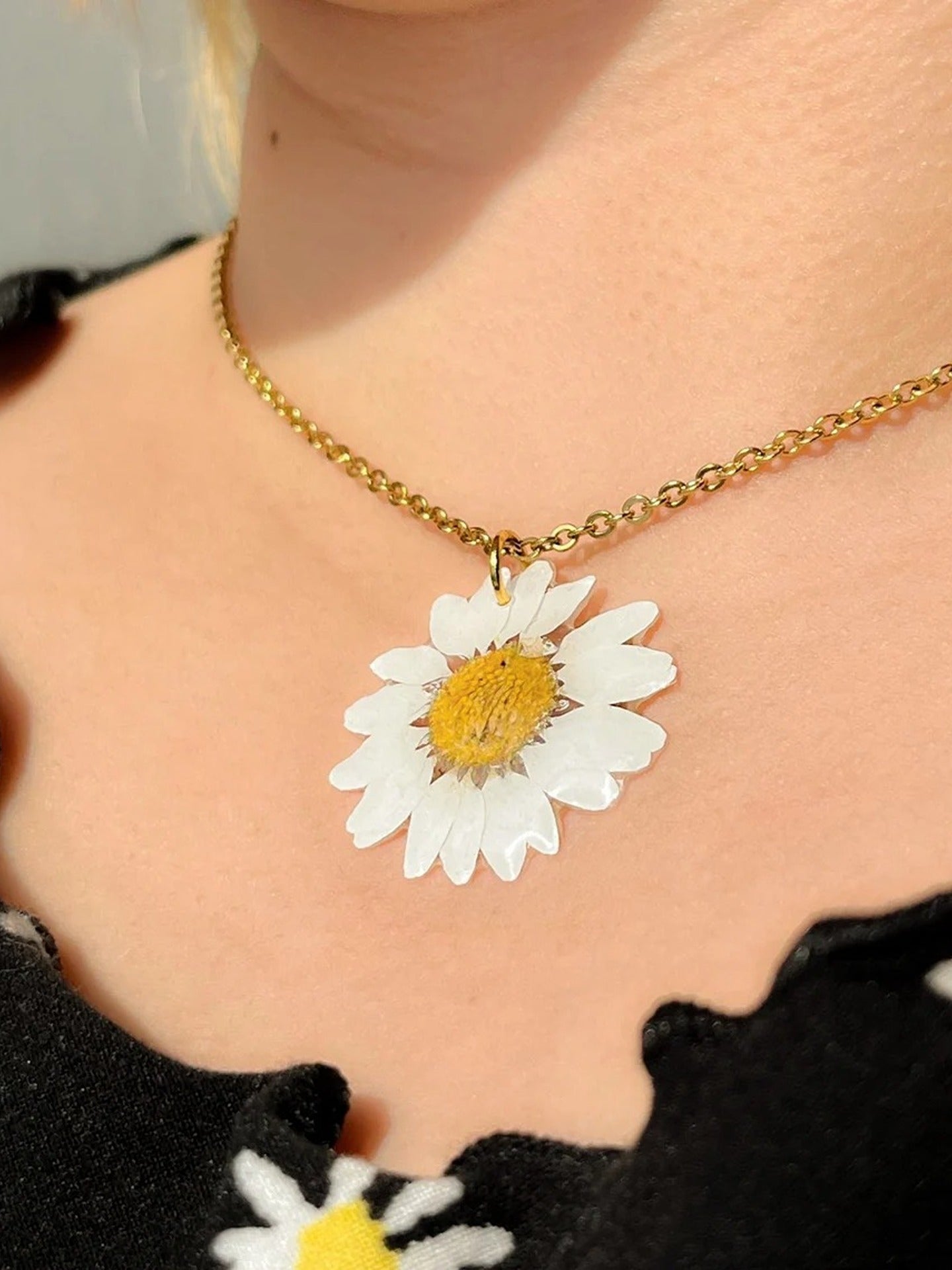 Real Daisy Flower Necklace