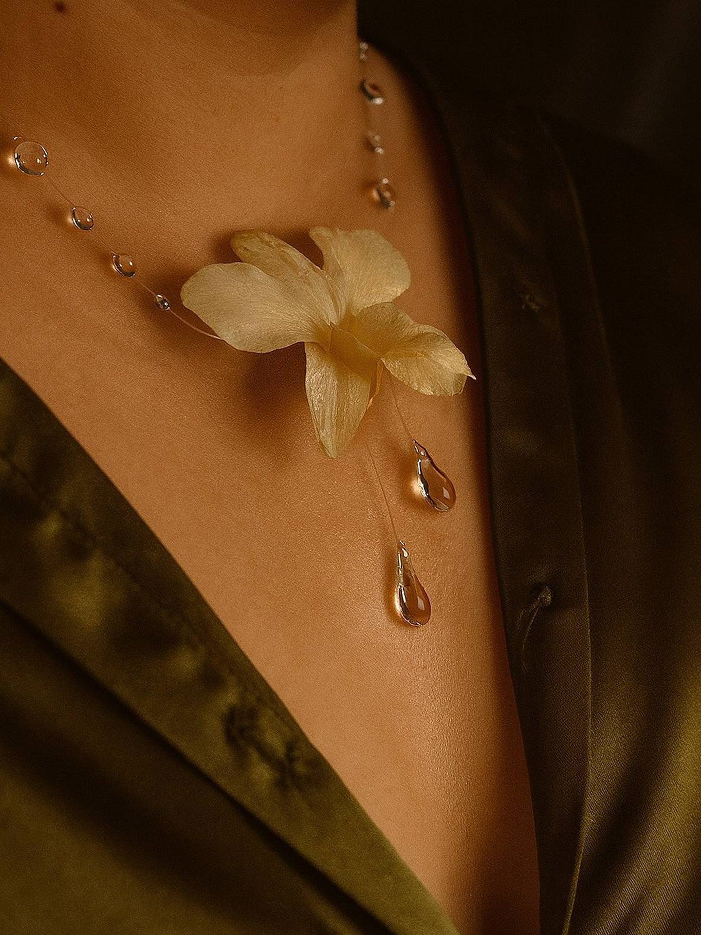 White Morning Blossom Necklace