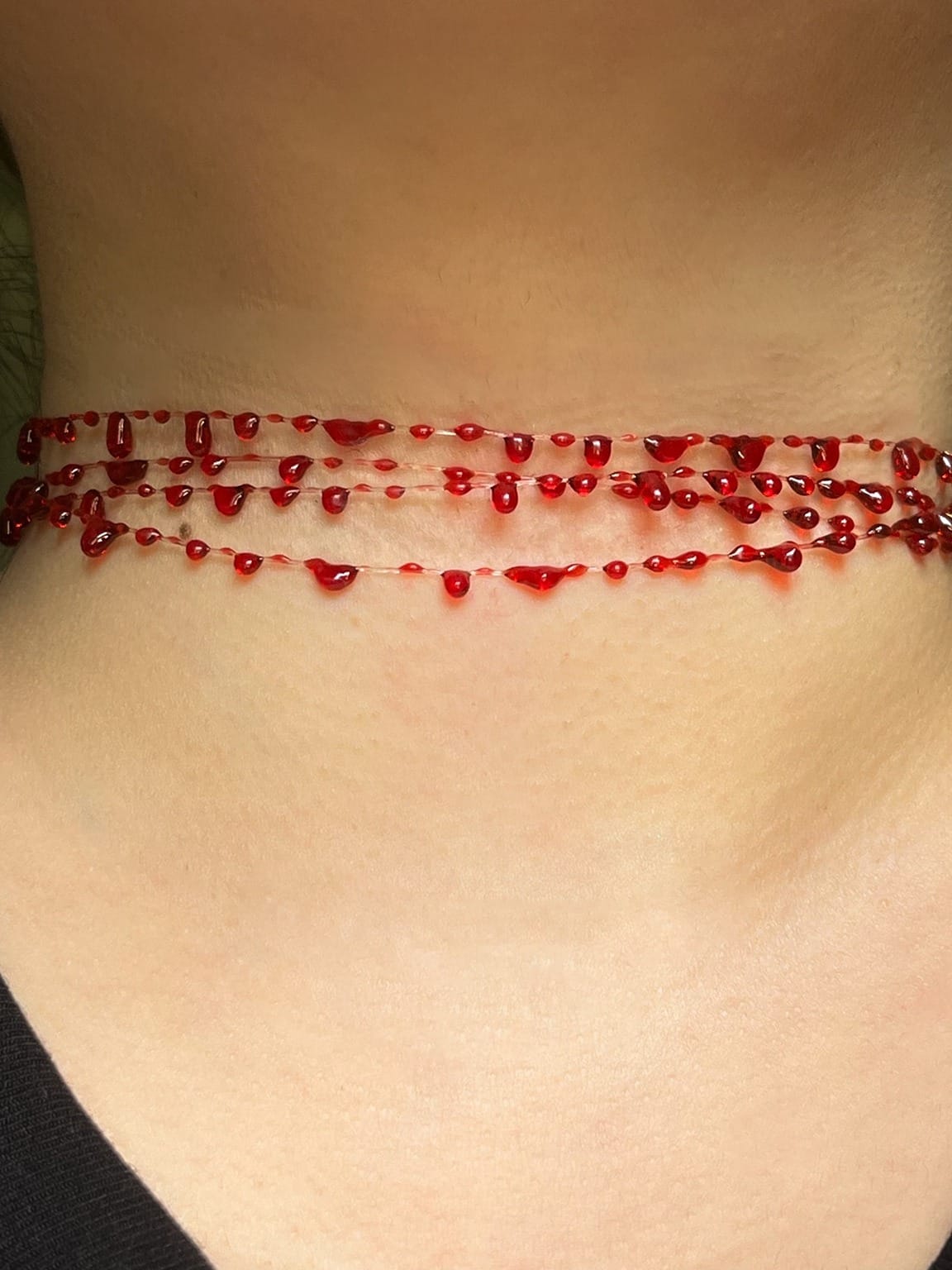 1672025 VampishBloodLayeredChokerNecklace LS (2) cid11