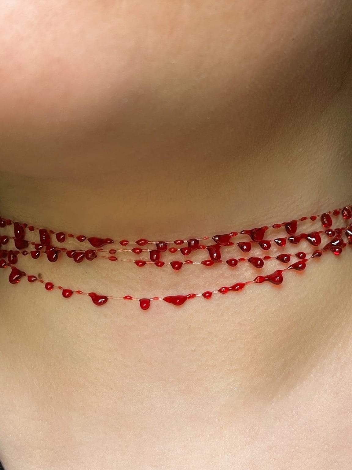 1672025 VampishBloodLayeredChokerNecklace LS (3) cid11