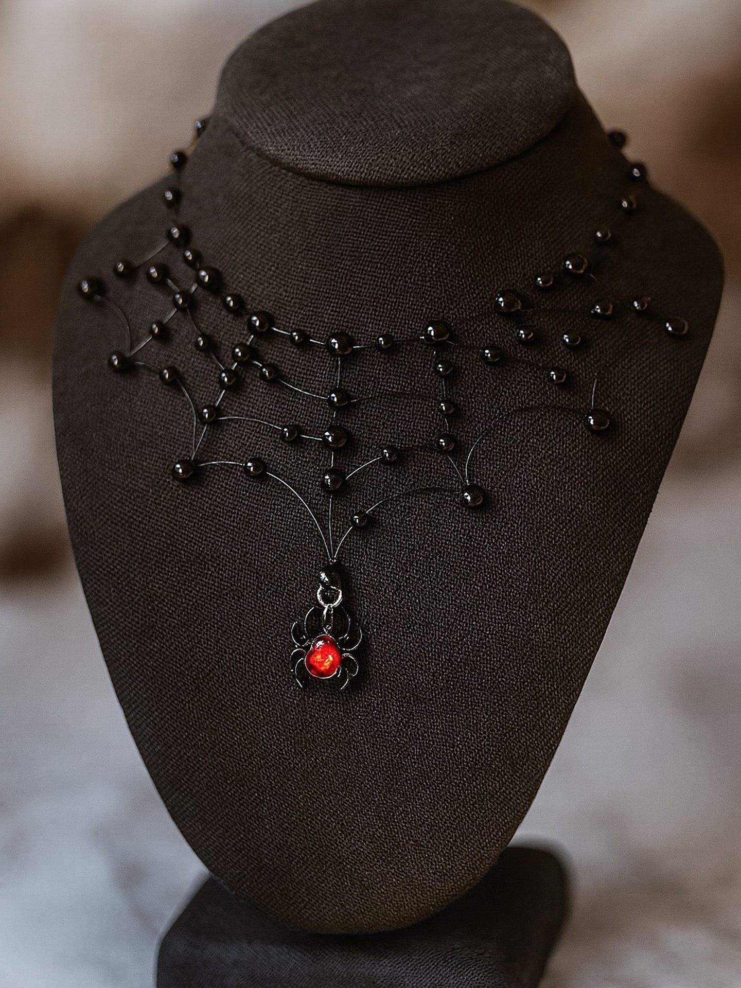 2382025 Black Widow Necklace SF