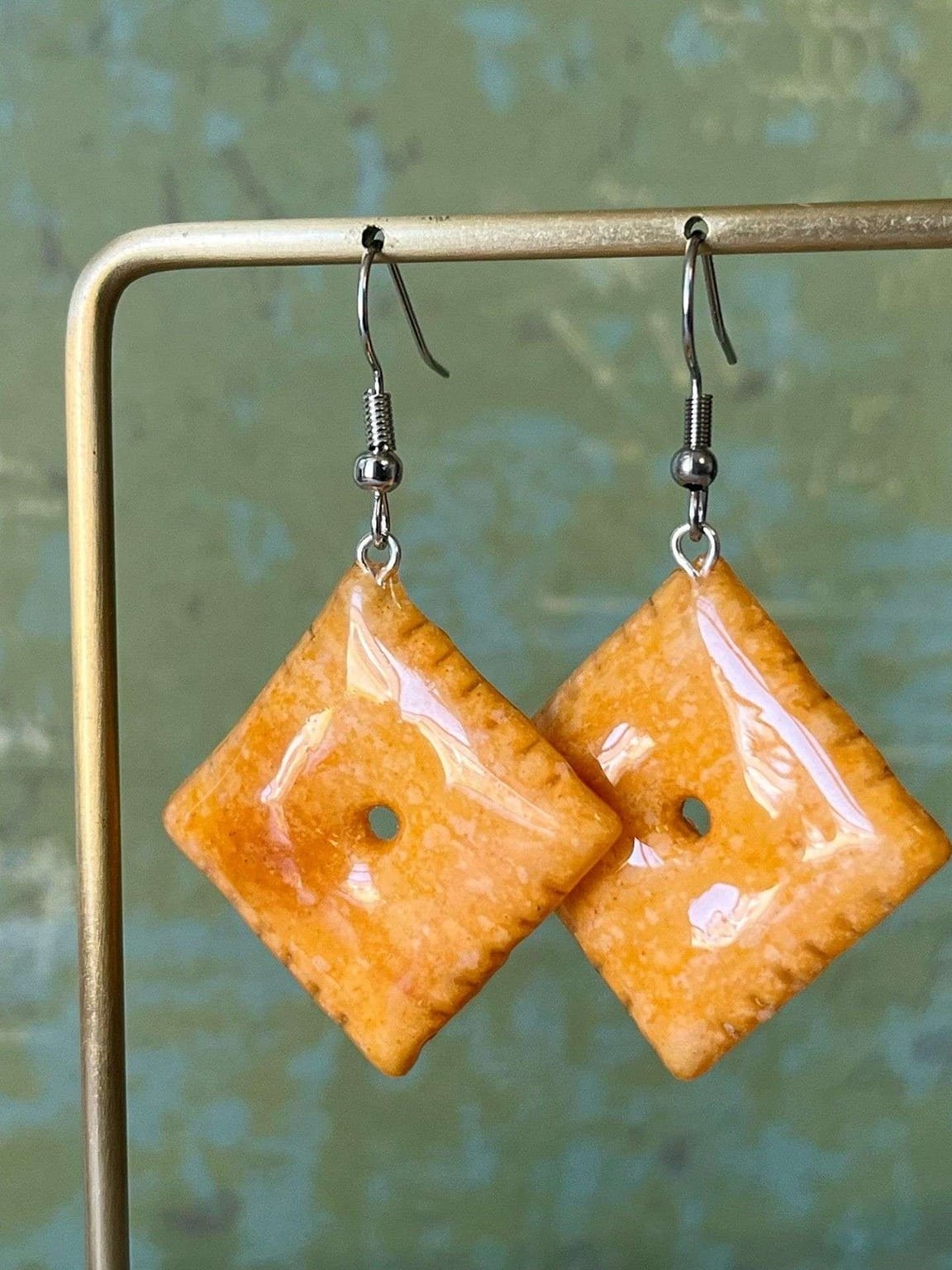CheeseCrackerEarring EWSS Orig SF (28) cid9