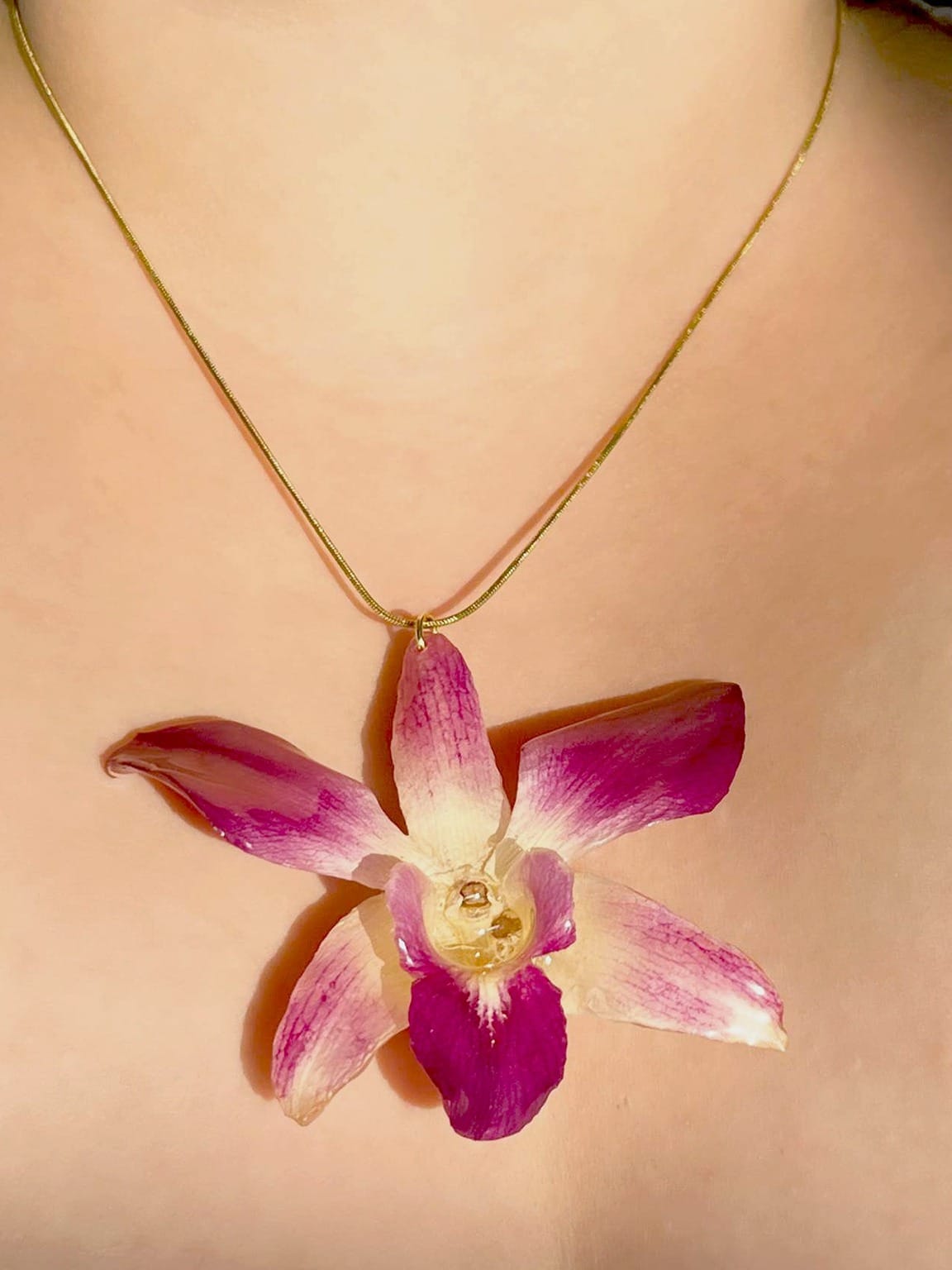 OrchidNecklacePurple SCG LS (1) cid8