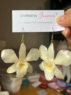 2152025 White Orchid Earring SF EWG (2)
